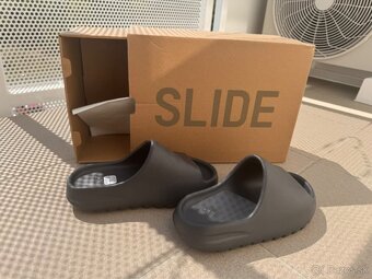 Yeezy slide onyx originál 39 - 2