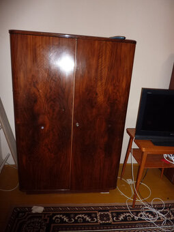 Skrine zachovalé - 2