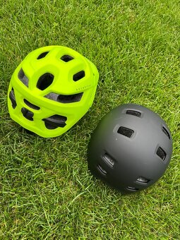 2x CYKLO PRILBA - 2