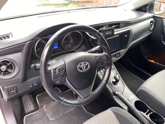 Toyota Auris Touring Sports 1.8 I VVT-i Hybrid ACTIVE trend - 2