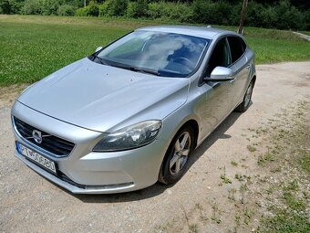 VOLVO V40 D2 - 2