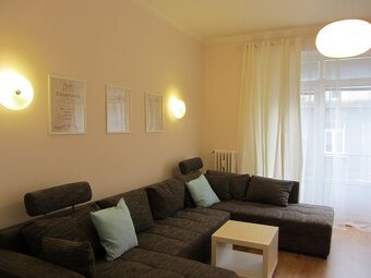 Byt s rozlohou 110 m² a 2 balkónmi v Starom Meste - 2