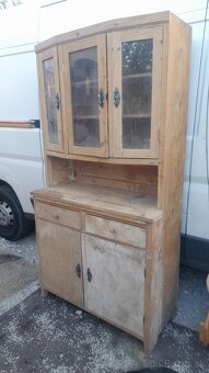 Starý kredenec 180eur - 2