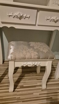 Toaletný stolík - 2