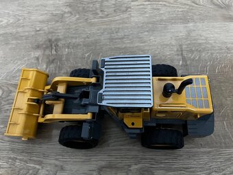 Bager na diaľkové ovládanie - 2