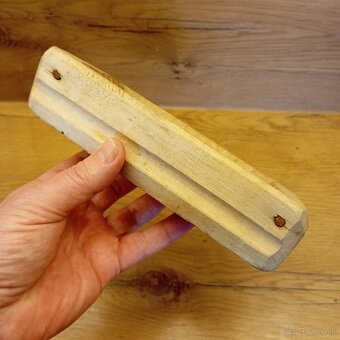 stará drevená forma na maslo. - 2