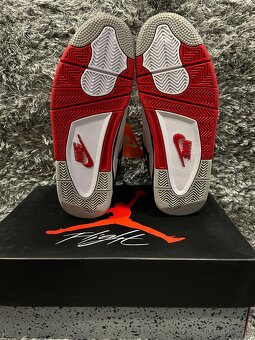 Air Jordan 4 Fire Red - 2