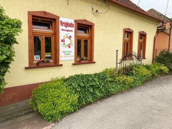 Magyarország, Neszmély, Fő utca 10 - 2