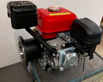 MF-70 sekačka /čtyřtakt. motor 7 PS s ručním + el. starterem - 2