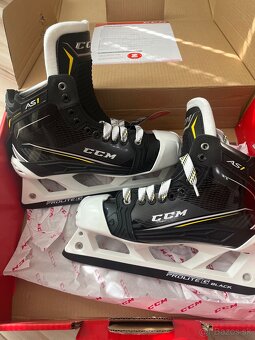 CCM SUPERTACKS AS1 brankárske korčule nové - 2