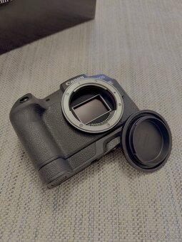 Canon EOS RP + Canon Grip EG-E1 - 2