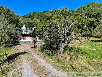 Usadlosť s vidieckym domom na polosamote v okolí Štiavnick - 2