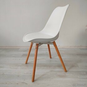 Biela stolička JYSK, 2 použitá len na fotenie - 2