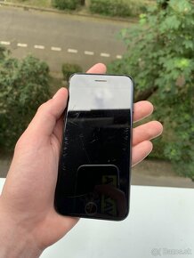 iPhone SE 2Gen - Čierny - Doprava zdarma - 2