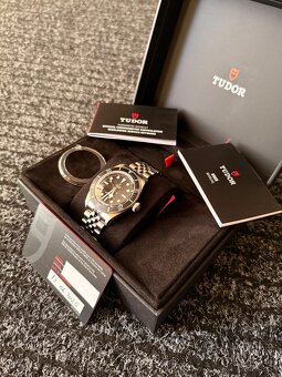 TUDOR Black Bay 41 Monochrome - 2