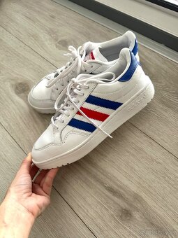 Biele Damske tenisky Adidas - 2