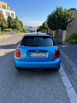 Mini Cooper Hatchback 1.5 TwinPower Turbo 6.st. manuál - 2