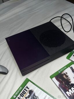 Xbox One S 1TB Fortnite Edition – dobrý stav - 2