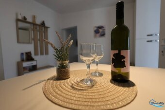 VIR - zariadený apartmánový dom na predaj - 2