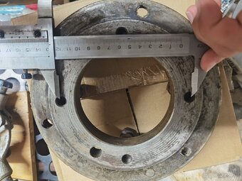 Priruba na camlock 4 sroby 200mm kužeľ - 2