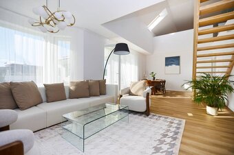 NA PREDAJ- EXKLUZÍVNY- 5 - IZBOVÝ RODINNÝ DOM, MALÁ IDA - PA - 2