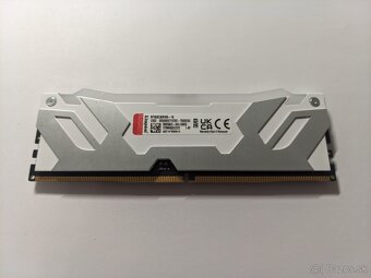 Kingston FURY Renegade White RGB DDR4 16GB 6800MHz CL34 - 2