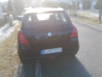 Predám Suzuki Swift 1.3 r.v 2006 - 2