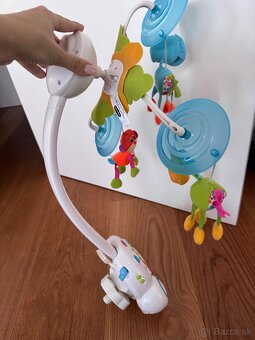 Kolotoc na postielku Tiny love - 2