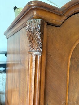 Starožitná skriňa - 2