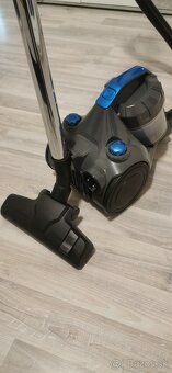 predám vysávač 850W - 2