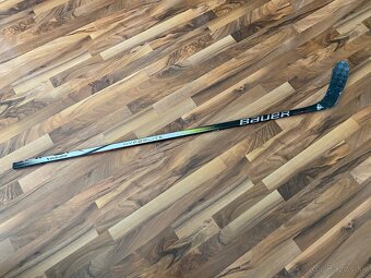 Poškodena hokejka Bauer Hyperlite 2 - 2