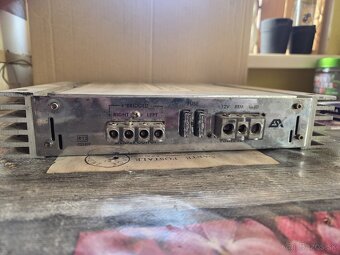 ESX Signum zosilnovač do auta - 2