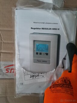 Predám  Regulátor solárny SRS3 E - 2
