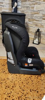 Predám autosedačku BRITAX RÖMER Safefix plus 9-18kg - 2