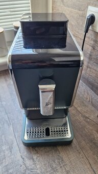 Predám automatický kávovar Tchibo Esperto Caffé, zelený - 2