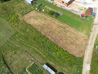 Exkluzívne na predaj slnečný stavebný pozemok 780 m2, Kľače - 2