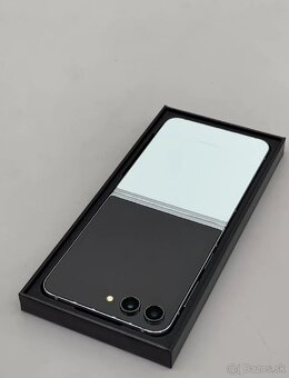 Samsung Galaxy Z Flip 5 512GB - 2