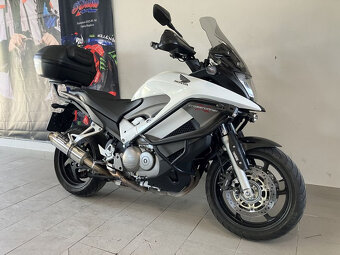 Honda VFR 800 X CrossRunner - 2