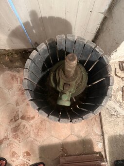 Lis na hrozno (ručný, drevo-kovový) - 2
