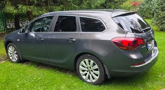 PREDÁM OPEL ASTRA J (2013) - 1.7 CDTI - SPOĽAHLIVÝ NAFŤÁK - 2