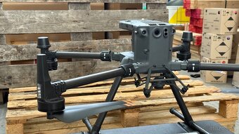 Dron DJI Matrice 350 - 2