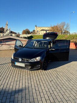 Predám Volkswagen Golf VII 1.2 TSI (77 kW), r.v. 2014 - 2