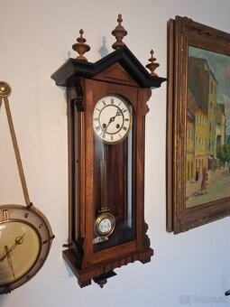 Predám funkčné polbicie nástenné hodiny z konca 19 storočia - 2