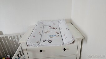 Prebalovaci pult na komodu s podlozkou - 2