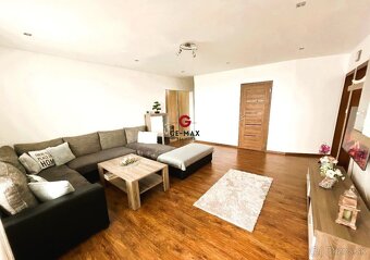 Priestranný 4-izbový byt s lodžiou a zariadením – Švermová,  - 2