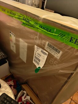 Samsung 85 palcov - 2