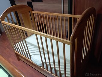 Krásna drevená detská postieľka - 2