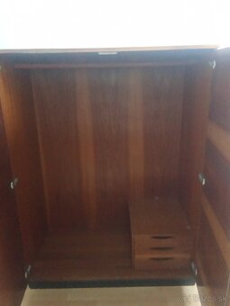 Predám skriňu.Osobný odber. - 2