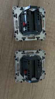 Zaluziovy spínač LEGRAND Valena Life - 2