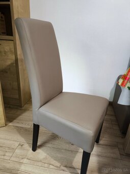 Predám veľkú rohovú lavicu a tri stoličky - 2